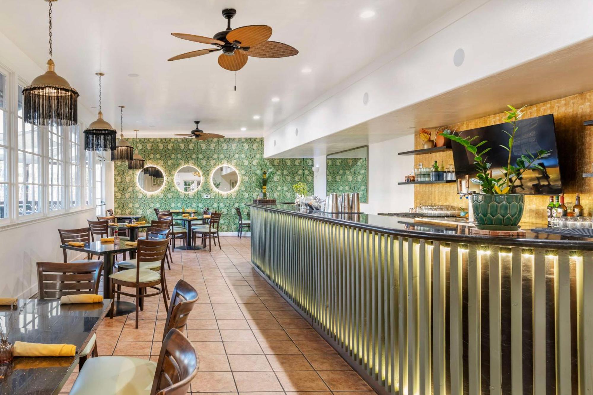 Western Hill House Hotel 3*