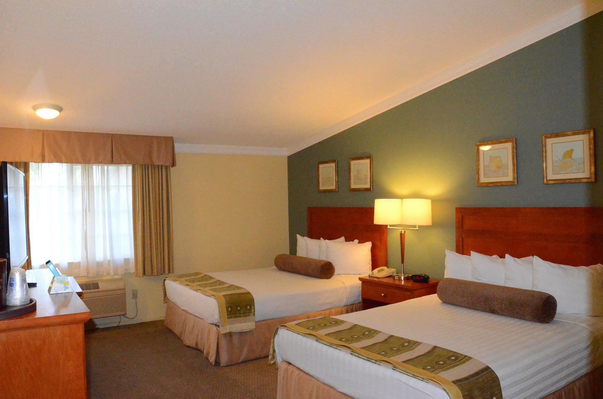 Western Hill House 3*